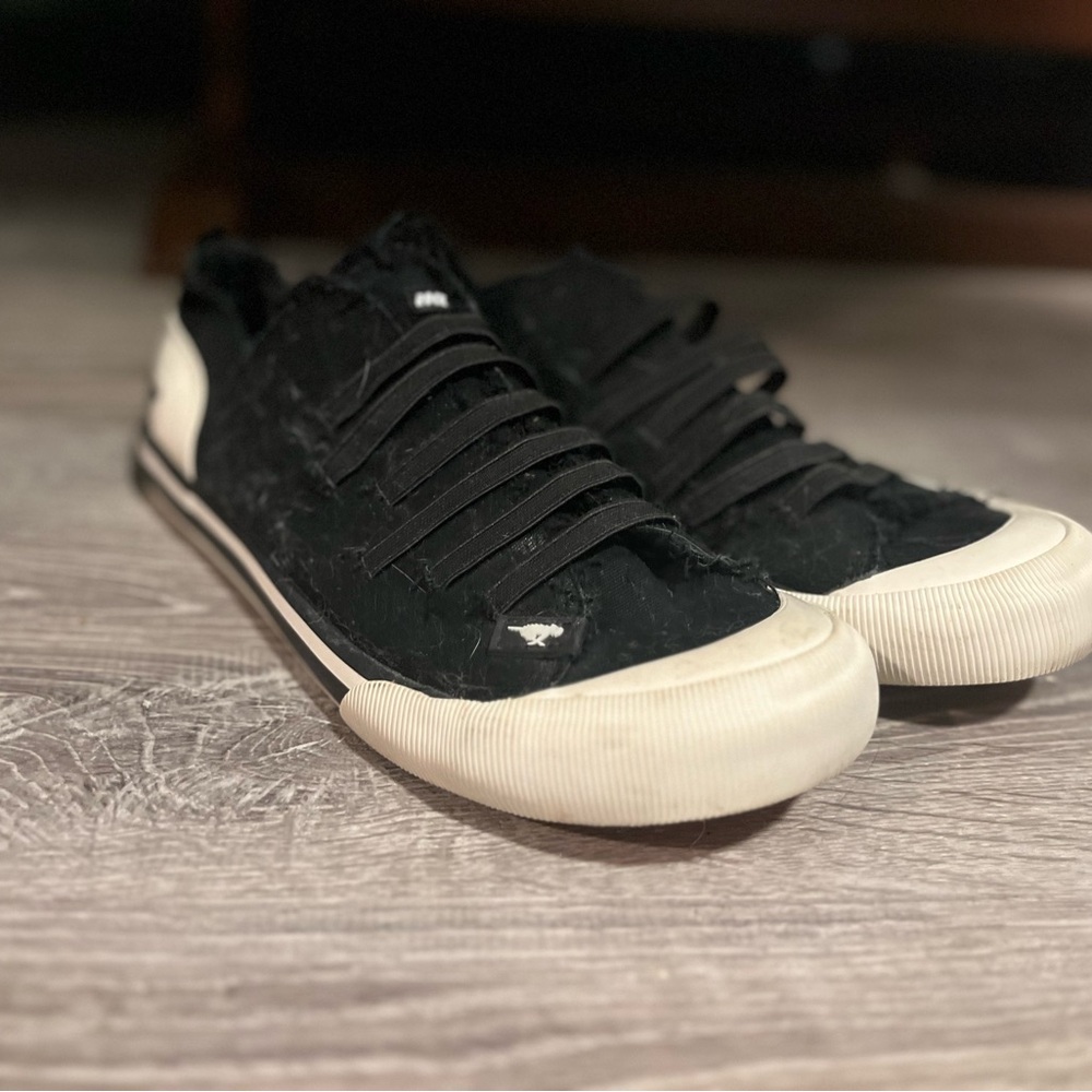 Black rocket dog shoes